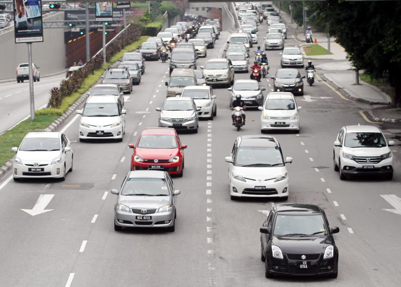 autos, cars, ford, autos news, malaysians complain they spend more time in traffic now than a year ago, says ford survey