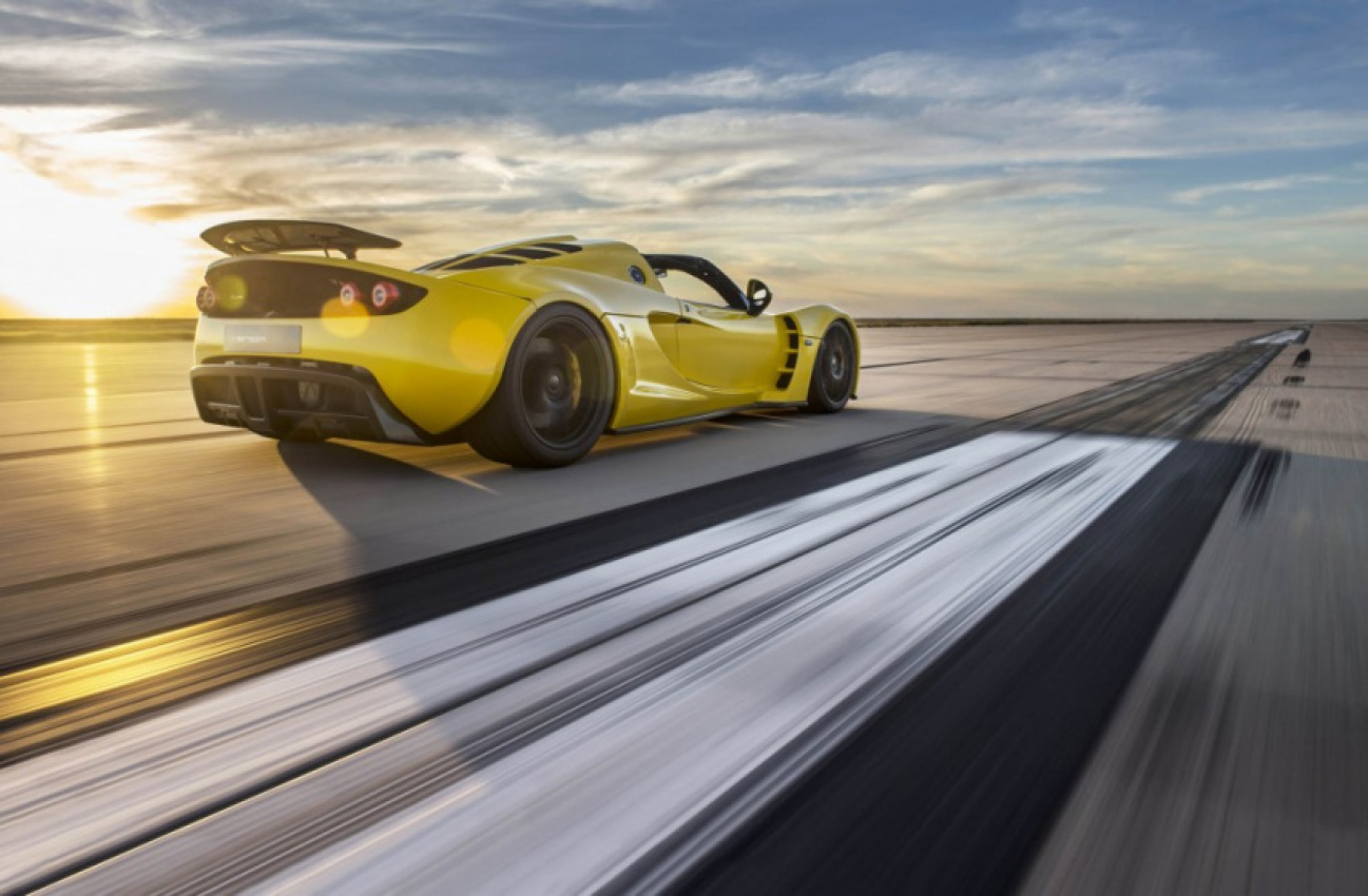 autos, cars, hennessey, autos news, hennessey venom gt spyder hits 427kph to become world's fastest convertible - video