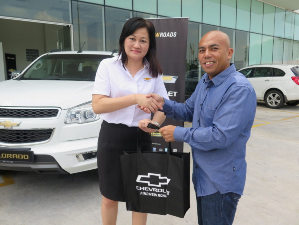 autos, cars, chevrolet, ford, autos chevrolet, chevrolet awards winner with trip to old trafford
