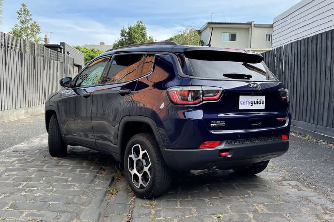 autos, cars, jeep, jeep compass, jeep compass 2022, jeep compass reviews, jeep reviews, jeep suv range, android, jeep compass 2022 review: trailhawk