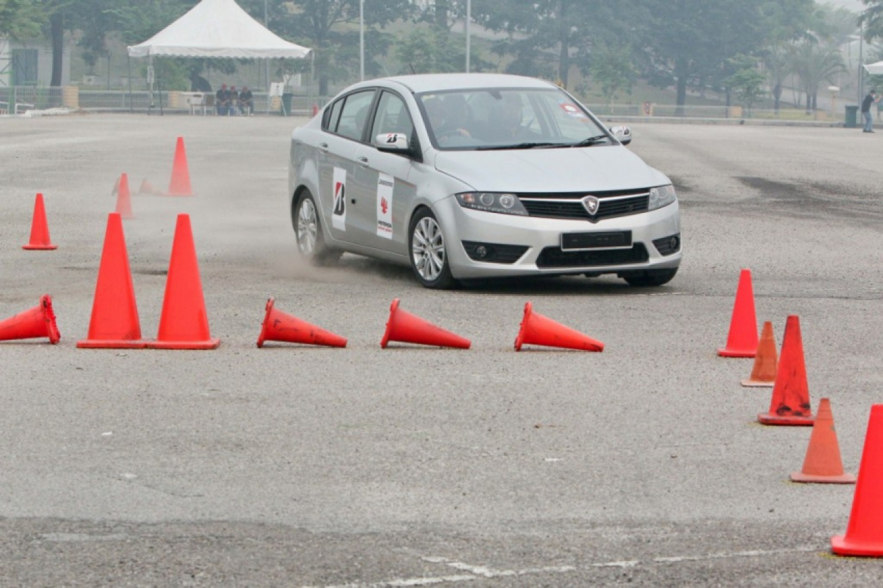 autos, cars, bridgestone, bridgestone conducts sports driving lesson for lucky few