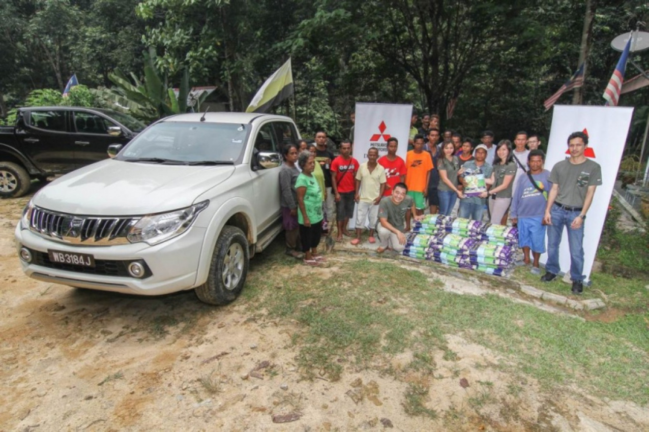 autos, cars, mitsubishi, triton, mitsubishi motors malaysia donates to orang asli