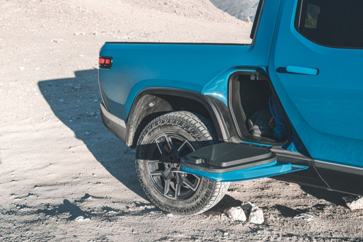 autos, cars, news, rivian, 2022 rivian r1t: curiosities we found in the electric pickup