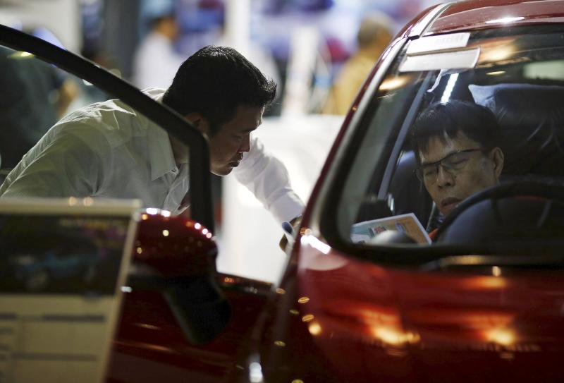 autos, cars, indonesia, japan automakers, japan automakers cling to indonesia targets as sales speed downhill