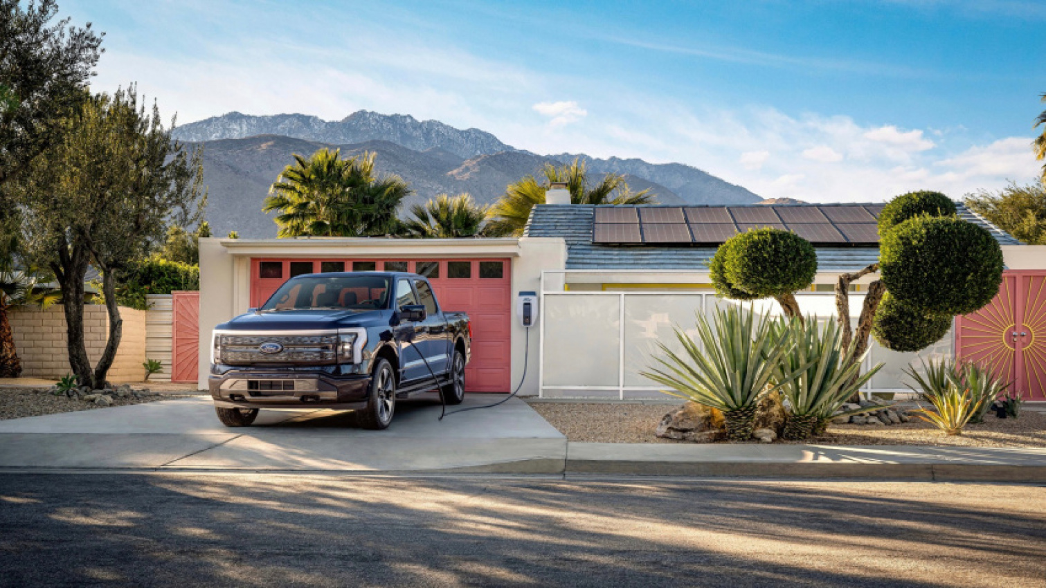 autos, cars, ford, car tech, electric cars, ford f-150, ford f-150 news, ford news, pickup trucks, how the ford f-150 lightning can power your house