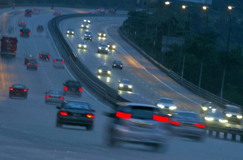 autos, cars, bright light, driving, bright light improves alertness in night driving, says canadian study