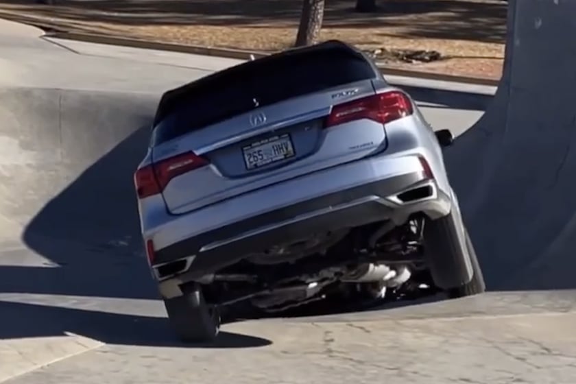 acura, autos, cars, crash, offbeat, video, acura owner takes mdx skateboarding and instantly regrets it