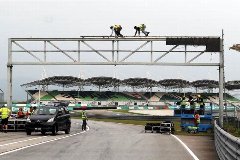 autos, cars, mini, finance ministry will decide if malaysian f1 race stays after 2015