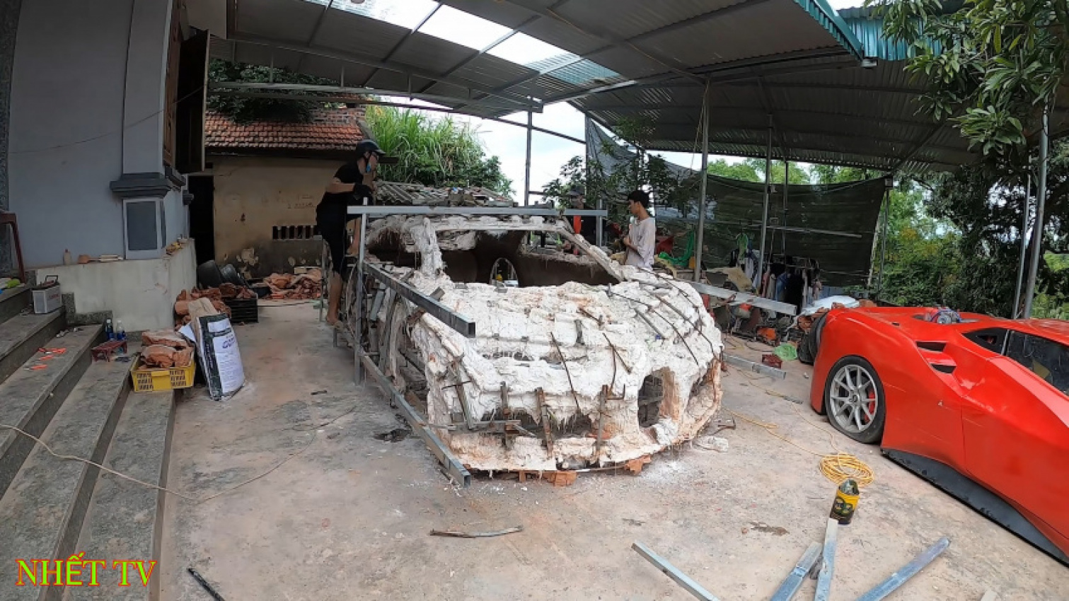 autos, bugatti, cars, bugatti chiron, vietnamese youths build a knock-off bugatti chiron in a year