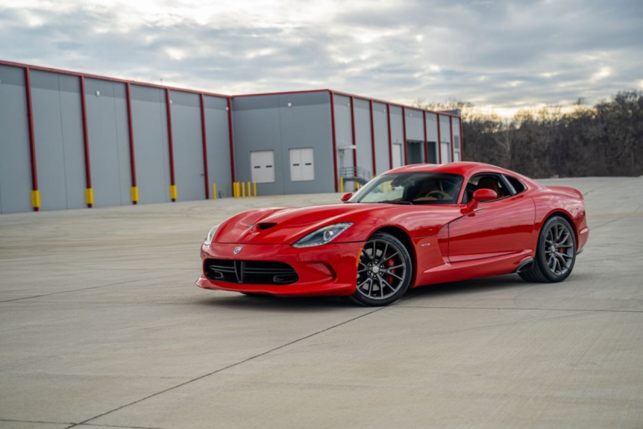 autos, cars, srt, american, asian, celebrity, classic, client, europe, exotic, features, handpicked, luxury, modern classic, muscle, news, newsletter, off road, sports, trucks, 2013 srt viper gts is a sports car with a lot of american muscle