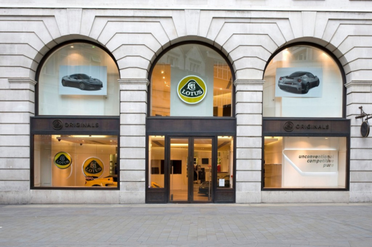 autos, cars, lotus, lotus opens brand centre in piccadilly