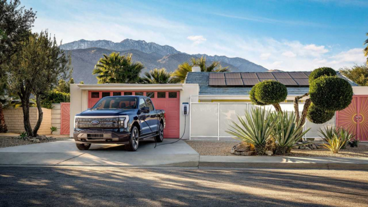 autos, cars, evs, ford, ford f-150, here’s how the 2022 ford f-150 lightning will light up your home