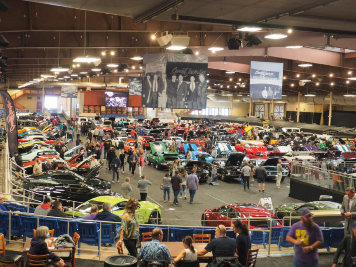 autos, car culture, cars, barrett-jackson, car auctions, car sales, mecum, online, online car auctions, sale, 5 reasons in person car auctions may be going, going, gone