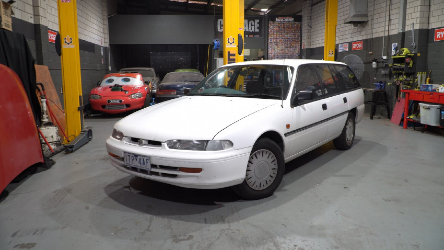autos, cars, toyota, video: our toyota lexcen v8 project begins!