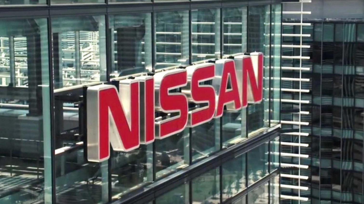 autos, cars, nissan, dealer suing nissan for opening a new store just six miles away