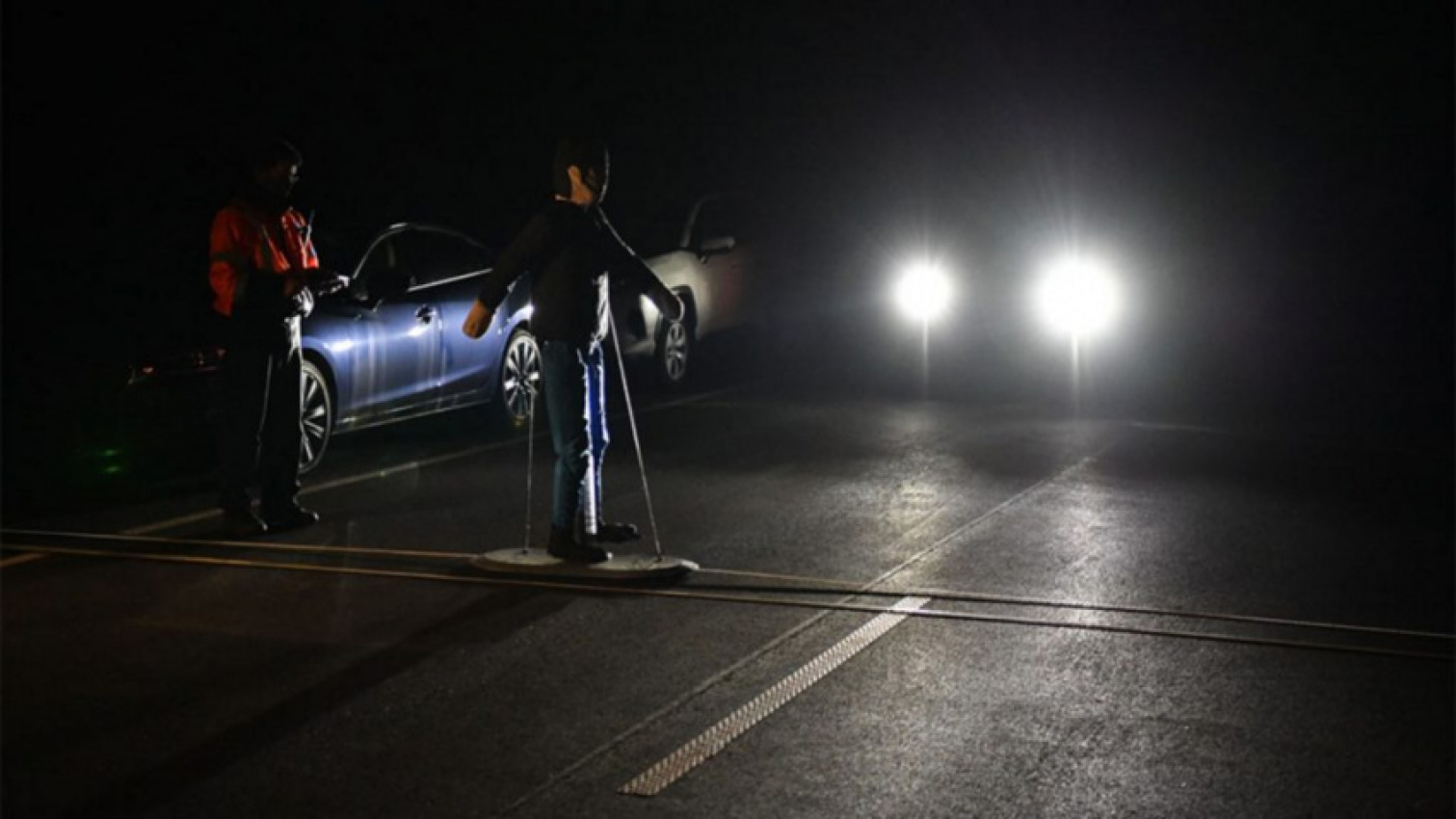 autos, cars, car safety, iihs, study finds pedestrian detection systems ineffective at night