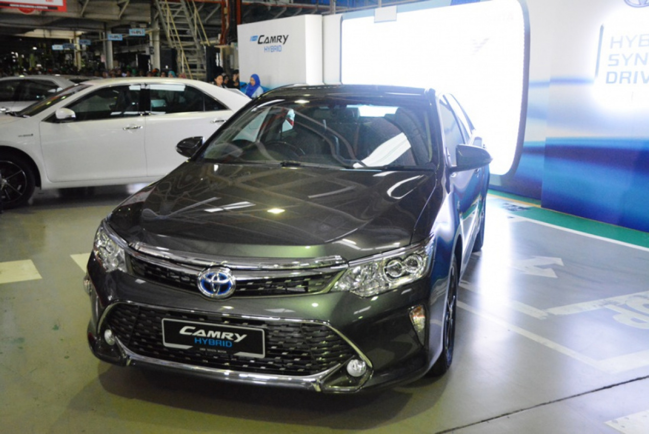 autos, cars, featured, toyota, camry, hybrid, toyota camry, toyota camry hybrid ckd roll-out from assb, shah alam
