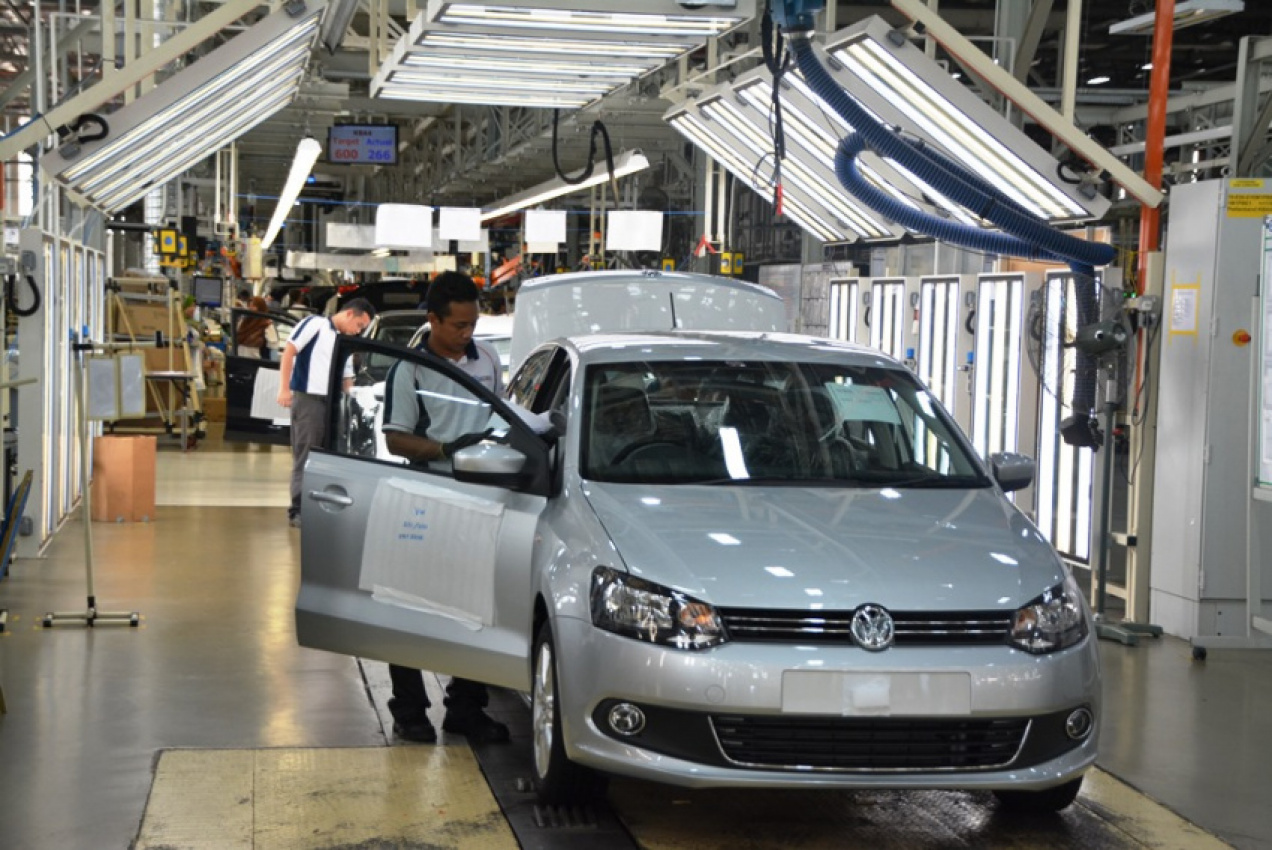 autos, cars, featured, hatchback, polo, sedan, volkswagen, updated vw polo hatchback and sedan spotted in pekan plant tour