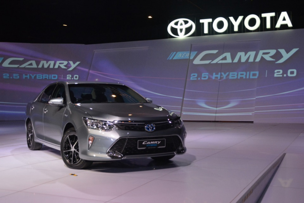 autos, cars, featured, toyota, camry, hybrid, toyota camry, vvt-iw, 2015 toyota camry launched with three variants