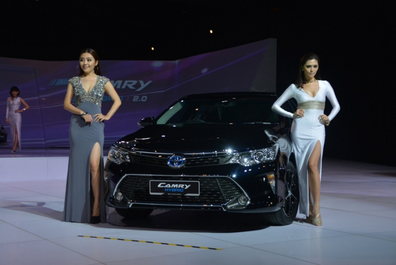 autos, cars, featured, toyota, camry, hybrid, toyota camry, vvt-iw, 2015 toyota camry launched with three variants