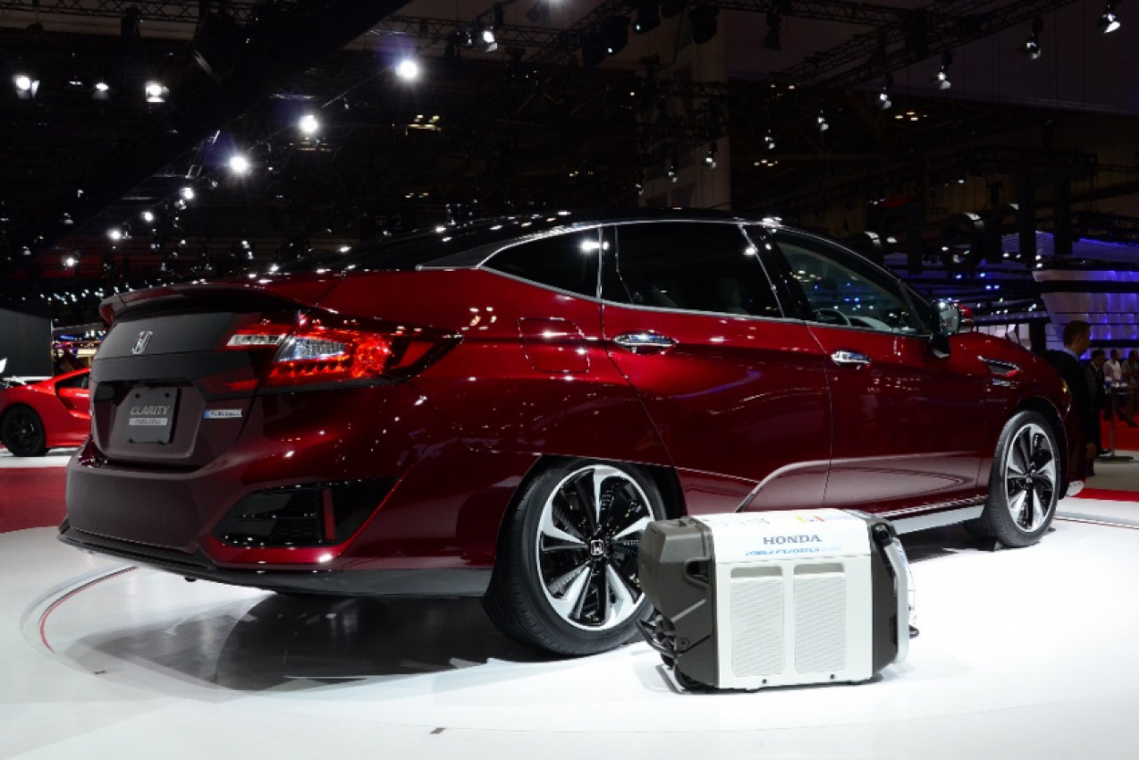 autos, cars, featured, honda, civic, clarity, fuel cell, tokyo 2015, type r, tokyo motor show 2015 – honda wows with excitement and efficiency