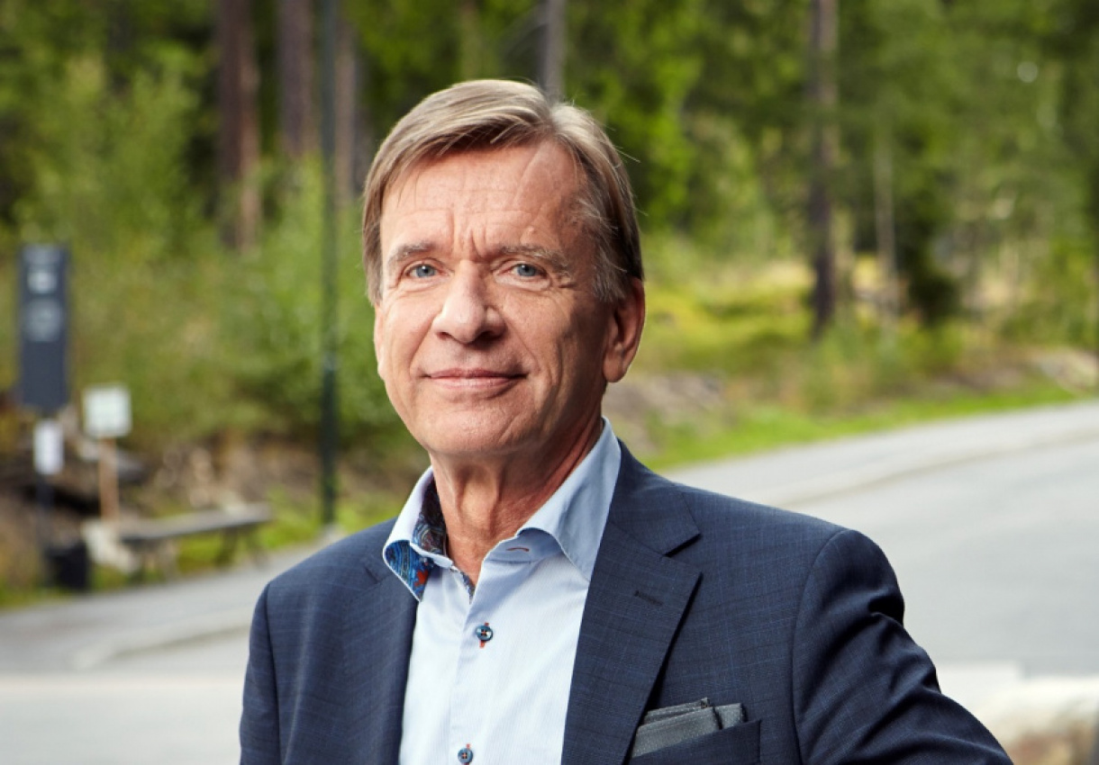 autos, car brands, cars, volvo, award, volvo car, volvo cars, world car person of the year, håkan samuelsson of volvo cars receives inaugural world car person of the year at geneva international motor show