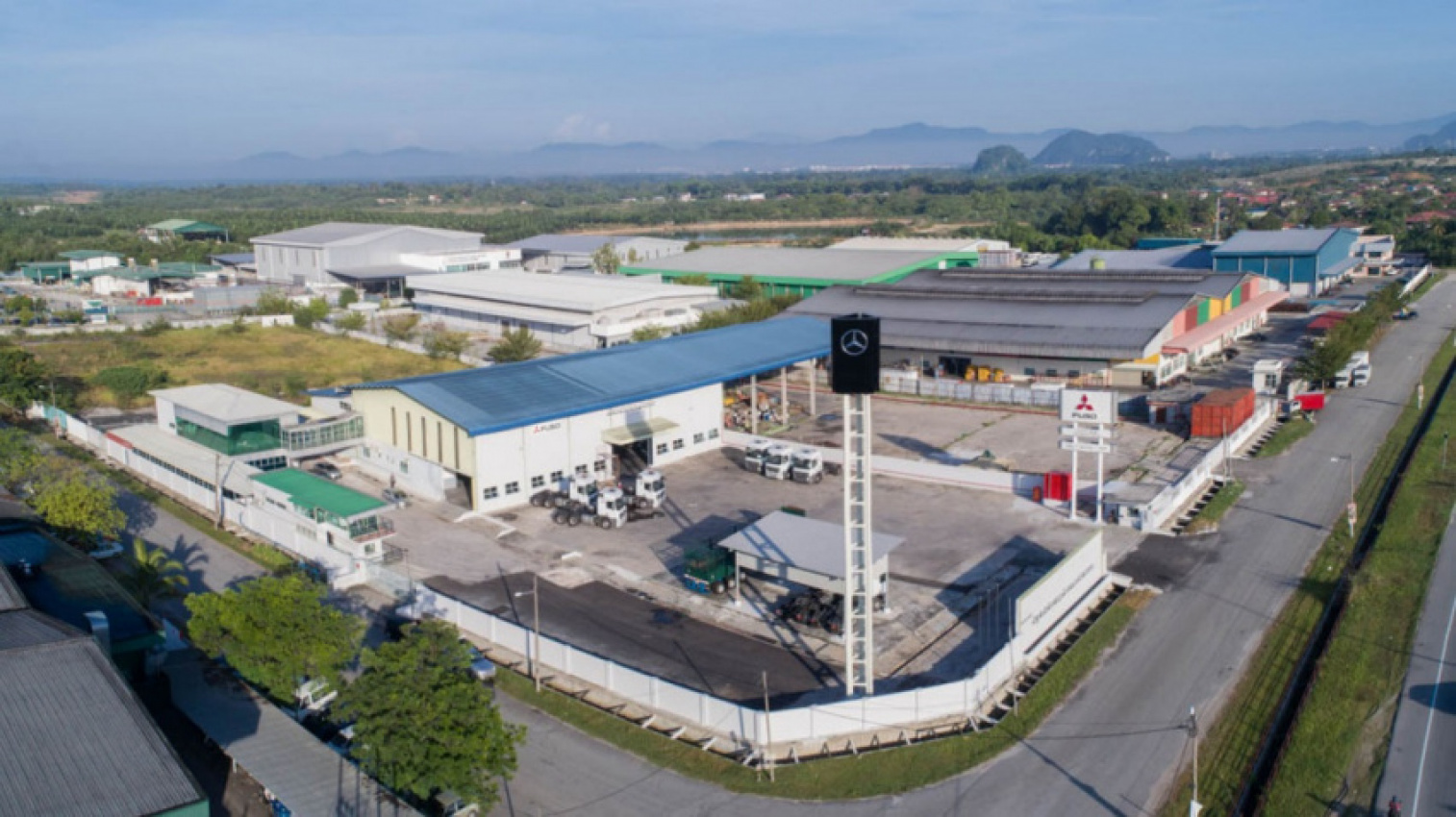 autos, cars, commercial vehicles, mercedes-benz, 3s centre, commercial vehicle, cycle & carriage bintang, fuso, mercedes, cycle & carriage bintang opens new 3s cv centre for mercedes-benz & fuso commercial vehicles near ipoh