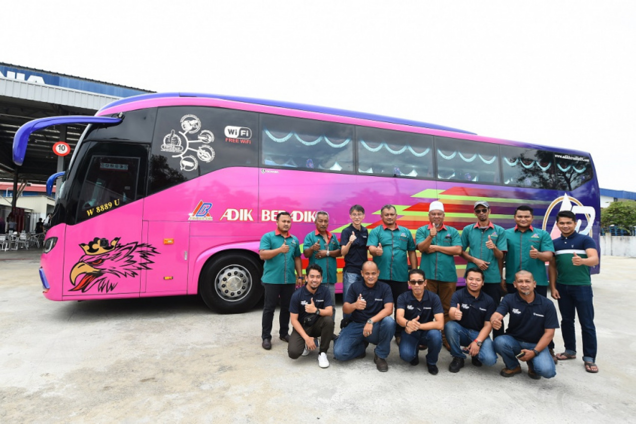 autos, cars, commercial vehicles, malaysia, scania, scania malaysia, scania malaysia delivers 18 buses to express & tour bus operator in kuala terengganu