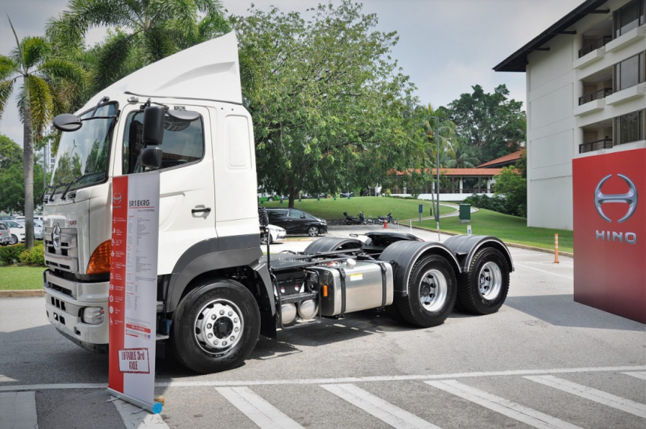 autos, cars, commercial vehicles, biodiesel, diesel, distribution, hino, hino motor sales malaysia, logistics, malaysia, prime mover, truck, hino launches new 700 series 6×2 prime mover in malaysia