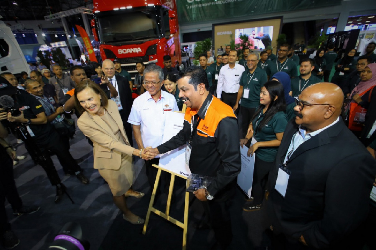 autos, cars, commercial vehicles, malaysia, malaysia commercial vehicle expo, scania, scania malaysia, scania southeast asia, truck, aone logistics first to sign scania ecolution partnership in asia