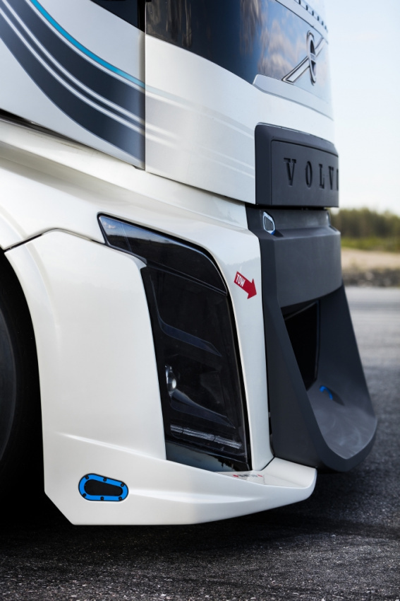 autos, cars, featured, volvo, volvo trucks, the iron knight – volvo’s record-breaking truck