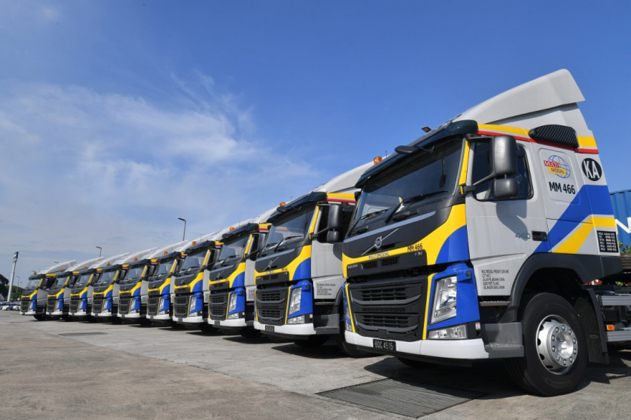 autos, cars, commercial vehicles, volvo, automotive, freight, haulage, heavy duty trucks, logistics, malaysia, multimodal freight sdn bhd, prime mover, truck, volvo malaysia, volvo trucks, volvo trucks malaysia, volvo trucks delivers 10 fm440 trucks to multimodal freight sdn bhd