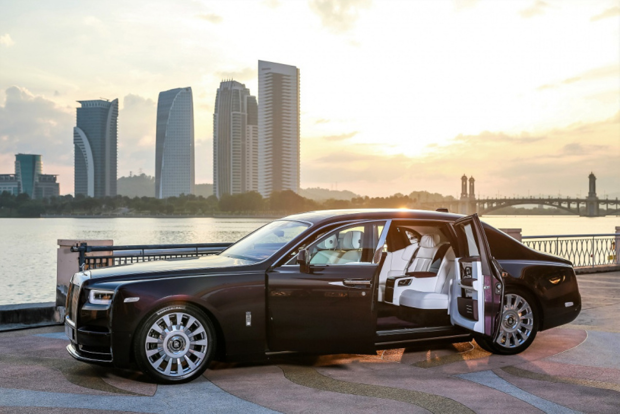 autos, car brands, cars, rolls-royce, rolls-royce phantom appears in malaysia