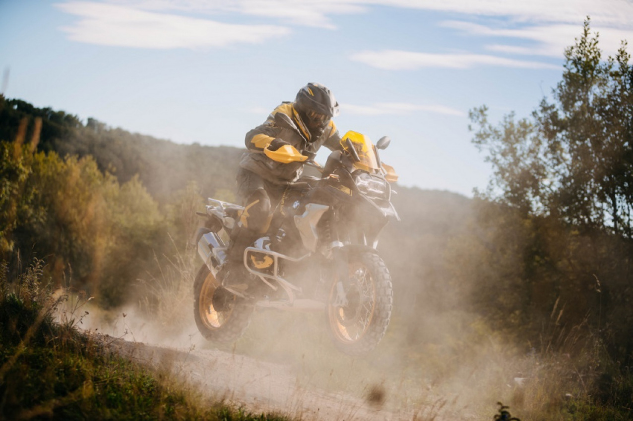 autos, bikes, bmw, cars, automotive, bmw group, bmw motorrad, bmw motorrad malaysia, malaysia, motorcycles, motorrad, new bmw r 1250 gs and r 1250 gs adventure include special ’40 years’ livery