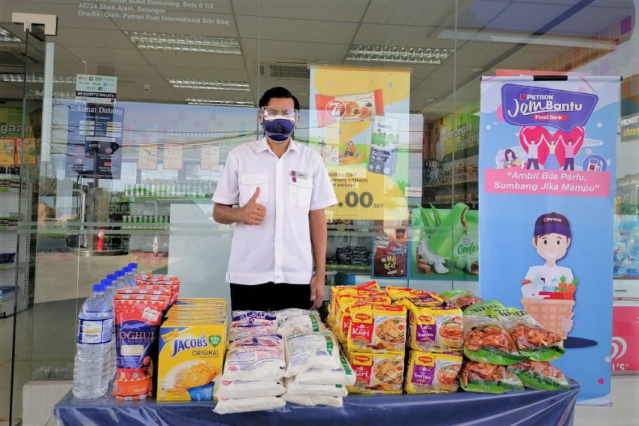 autos, cars, featured, corporate social responsibility, food bank, kpj healthcare, malaysia, mykasih foundation, petron, petron malaysia, petron malaysia organises community food bank in over 190 service stations