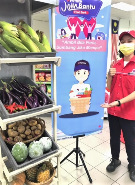 autos, cars, featured, corporate social responsibility, food bank, kpj healthcare, malaysia, mykasih foundation, petron, petron malaysia, petron malaysia organises community food bank in over 190 service stations