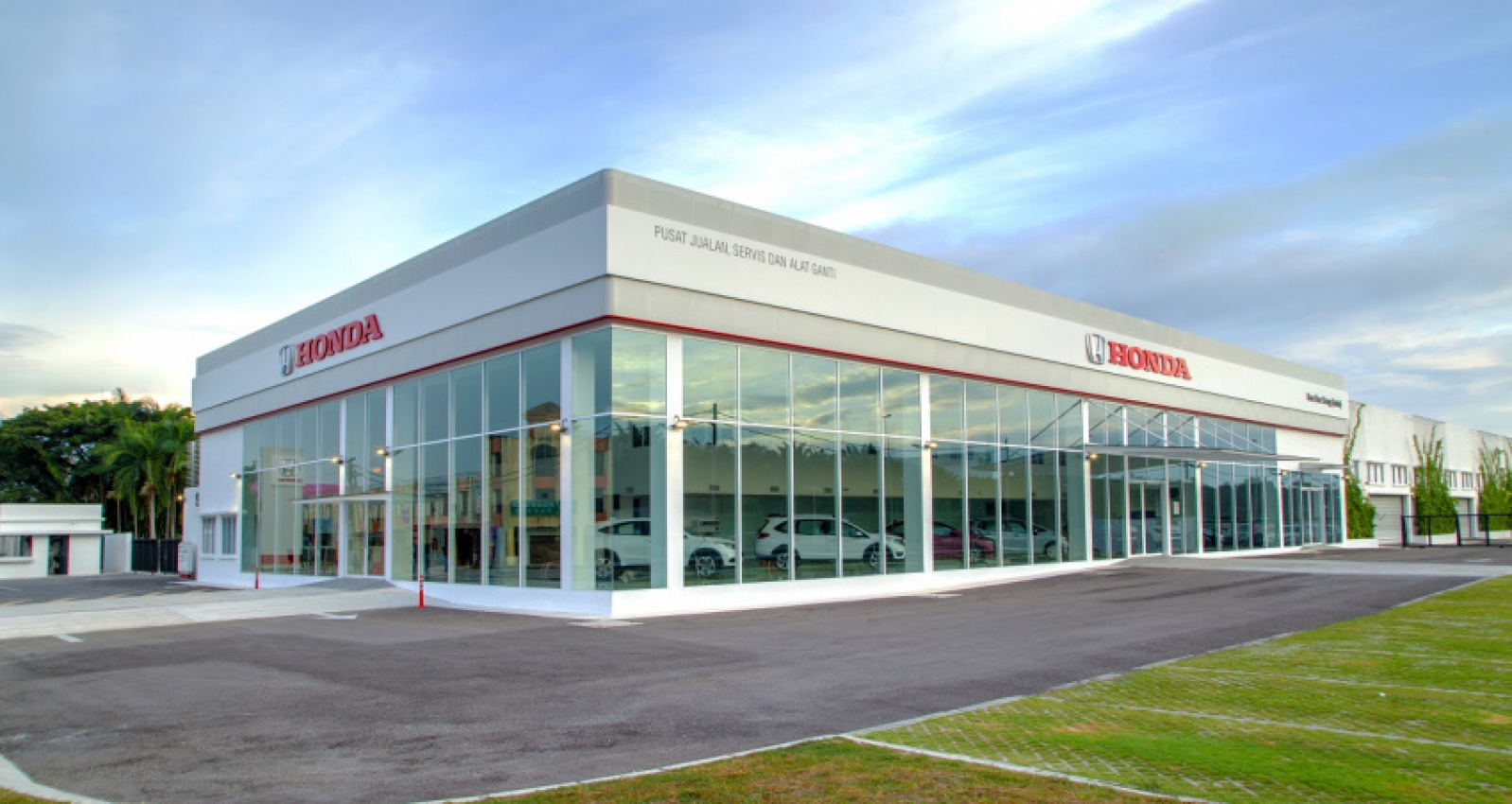 autos, car brands, cars, honda, 3s centre, automotive, ban hoe seng (auto), dealership, green building index, honda malaysia, malaysia, service centre, showroom, honda malaysia opens first green certified 3s dealership in the country