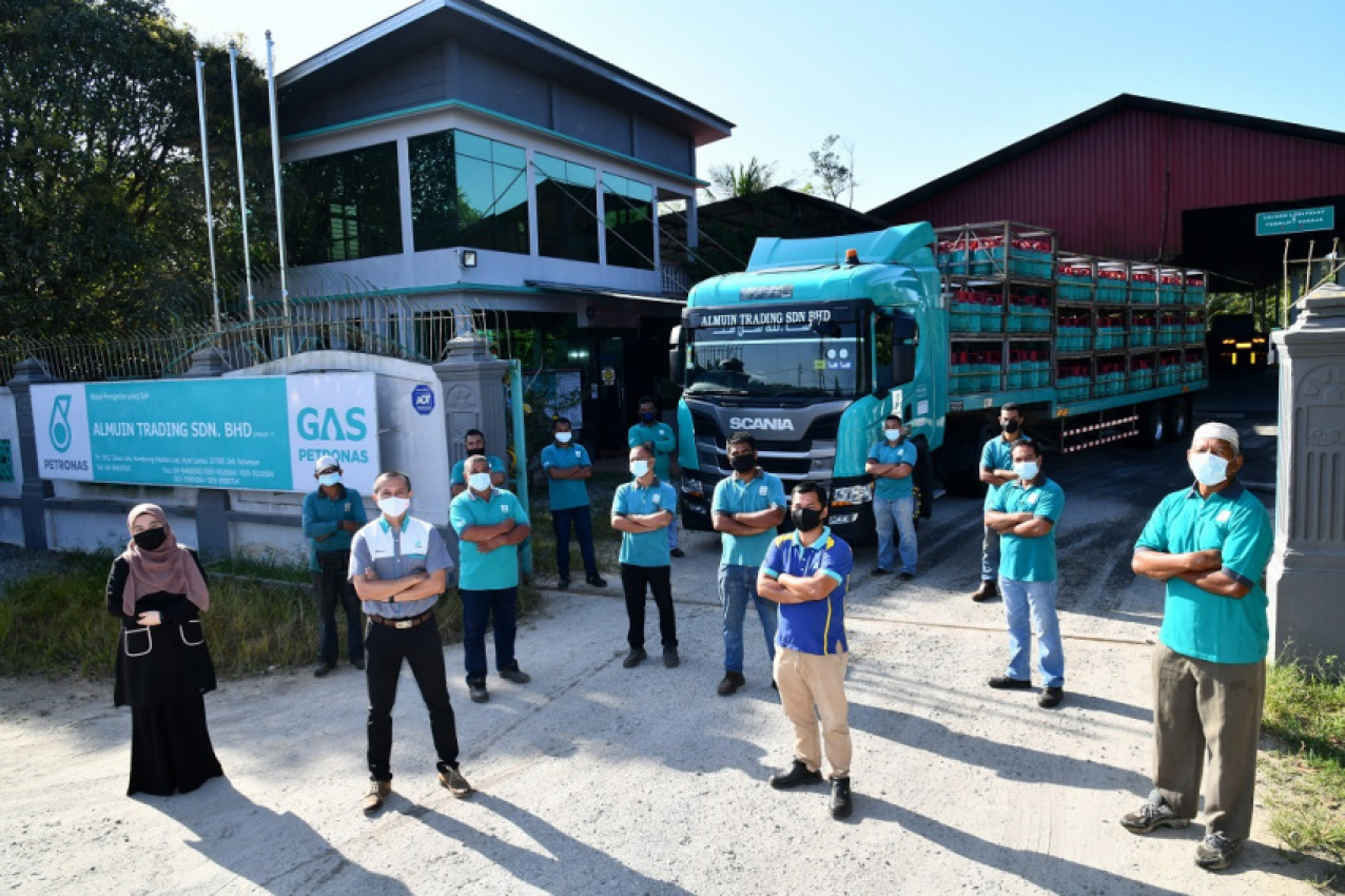 autos, cars, commercial vehicles, almuin trading sdn bhd, commercial vehicles, kelantan, malaysia, petronas lpg, prime movers, scania, scania malaysia, scania southeast asia, trucks, almuin trading invests in scania new truck generation and joins ecolution initiative