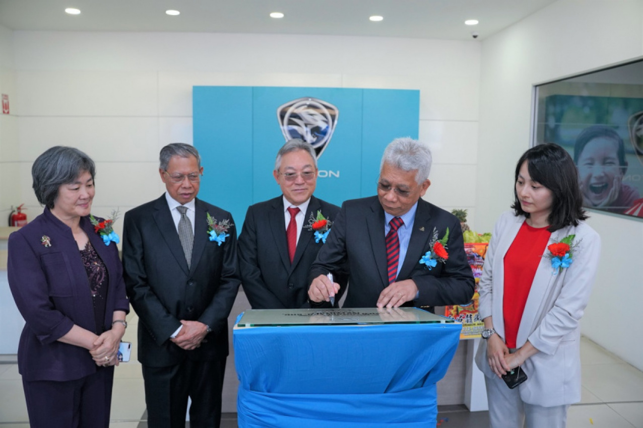 autos, car brands, cars, 3s dealership, 3s outlet, aapico motors sdn bhd, automotive, cars, dealer, dealership, kuala lumpur, malaysia, proton, proton cars, new proton 3s outlet opens in cheras