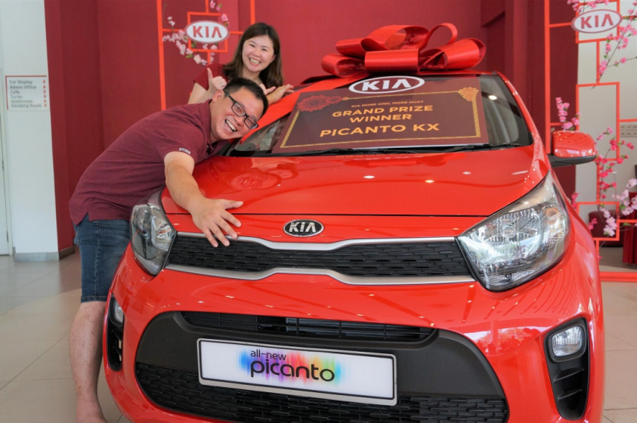autos, car brands, cars, kia, automotive, cars, hatchback, malaysia, naza, naza kia, naza kia malaysia, promotional campaign, naza kia “more ong, more huat” grand prize winner gains double prosperity