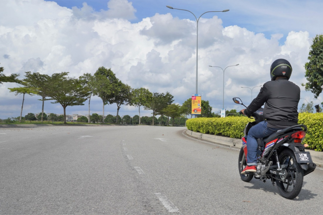 autos, bikes, cars, automotive, malaysia, modenas, moped, motorbike, motorcycle, motosikal dan enjin nasional sdn bhd, modenas kriss 110 disc brake variant launched in malaysia