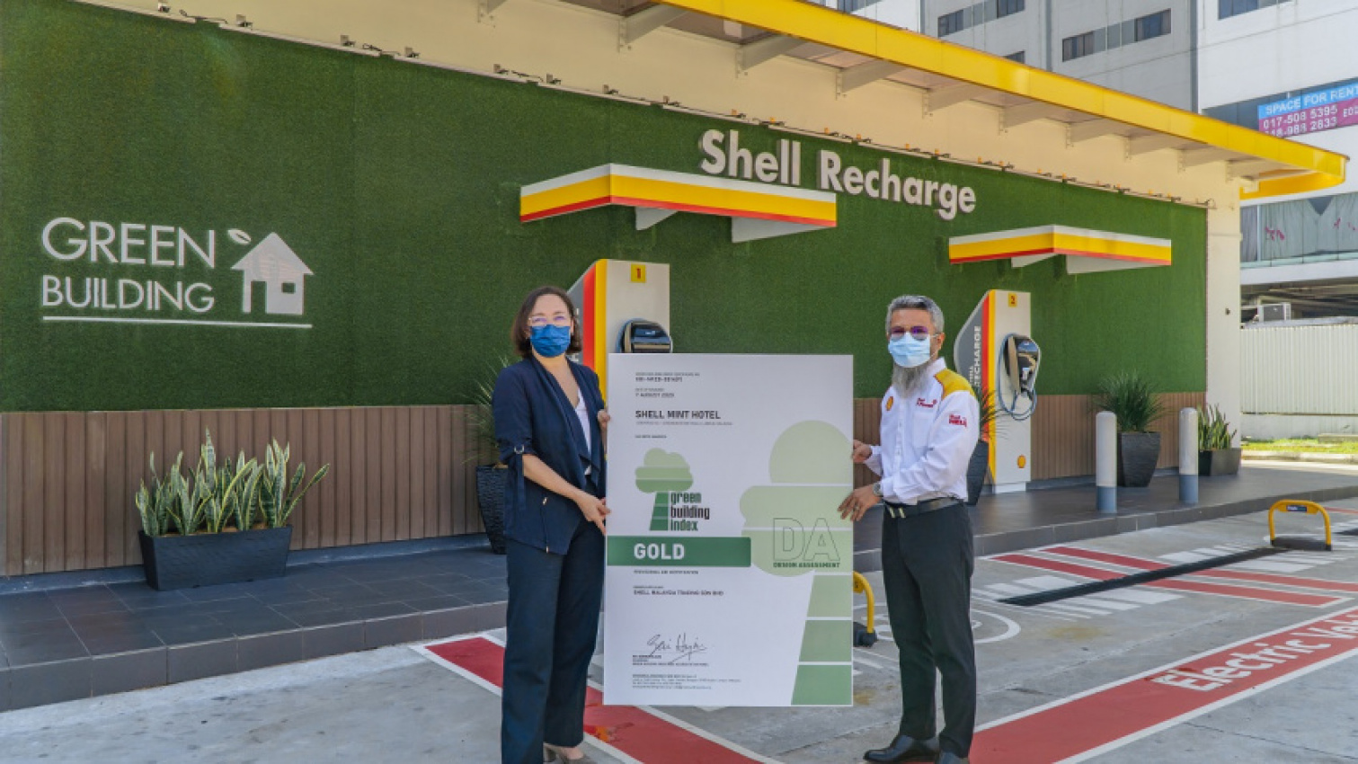 autos, cars, featured, android, fuel, fuel station, green building index, malaysia, retail, shell, shell malaysia, shell malaysia trading sdn bhd, shell timur sdn bhd, sustainability, android, shell malaysia continues commitment to reduce carbon emissions from retail operations