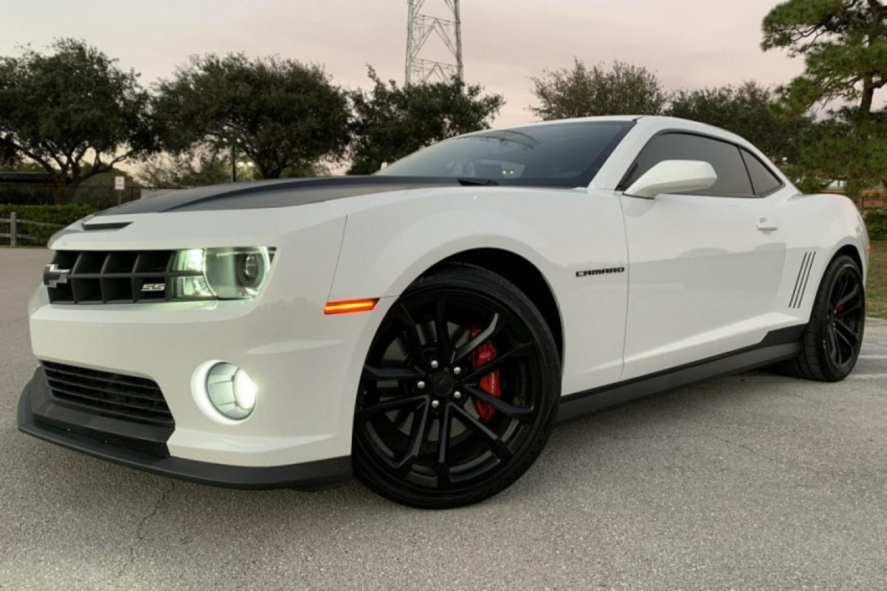 autos, cars, chevrolet, auction, camaro, chevrolet camaro, muscle cars, used cars, cars & bids bargain of the week: 2013 chevrolet camaro ss 1le