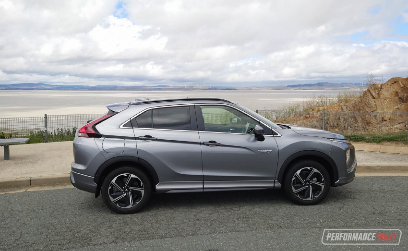 autos, cars, mitsubishi, android, android, 2022 mitsubishi eclipse phev exceed review (video)