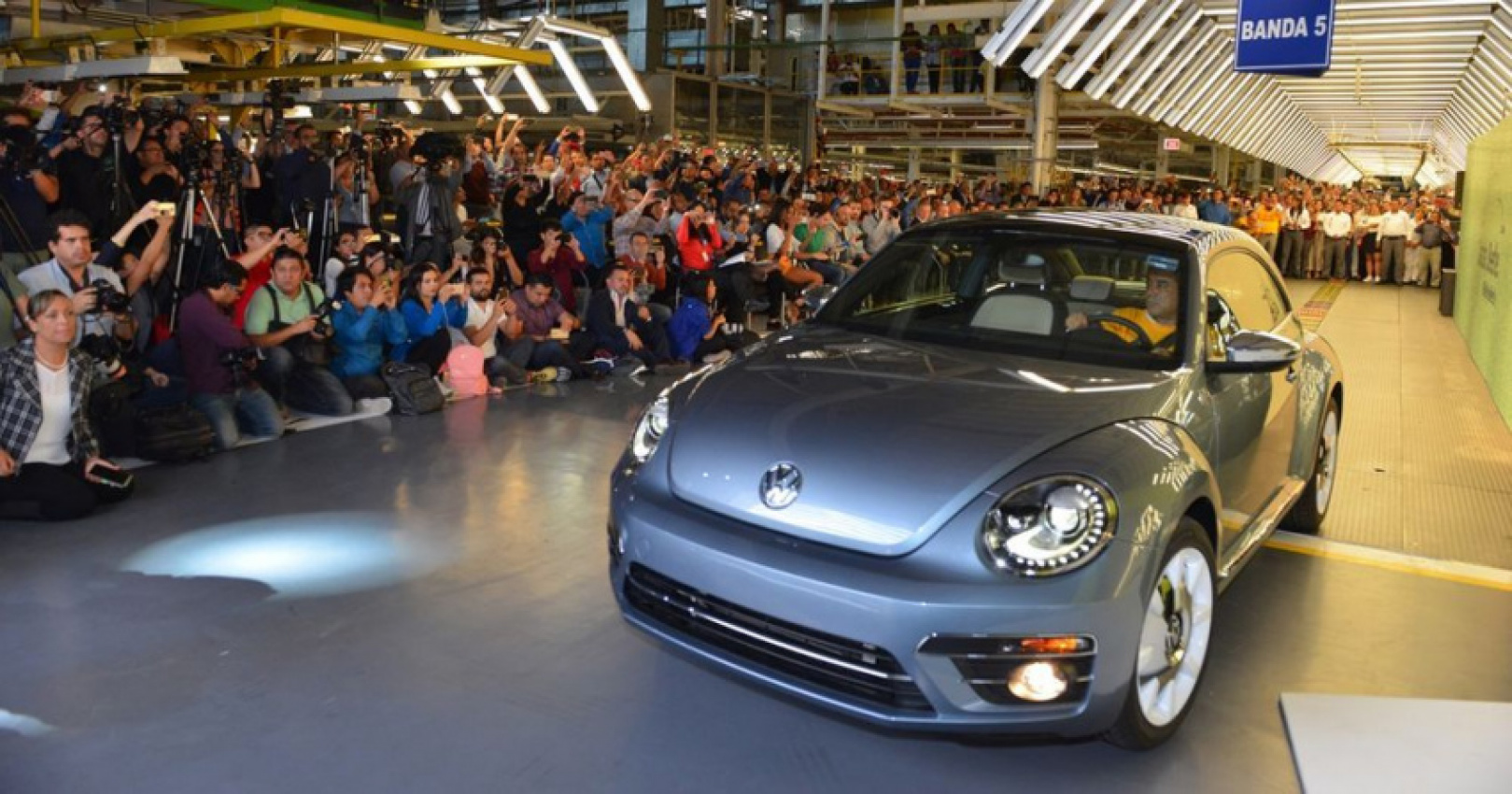 autos, cars, reviews, volkswagen, insights, volkswagen beetle, the discontinuation of the volkswagen beetle… is there a light at the end of the tunnel?