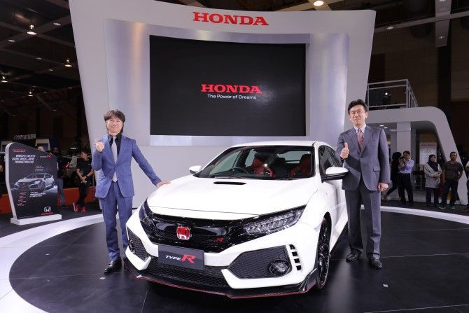 autos, cars, honda, reviews, civic, civic type r, fk8, honda civic type r, insights, honda type r – origins and how malaysia succeeded when others said no