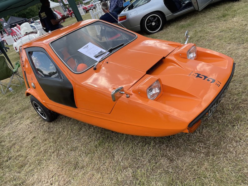autos, cars, car news, car show, electric vehicle, rally, yesauto photo, kustom meets classic in a london field