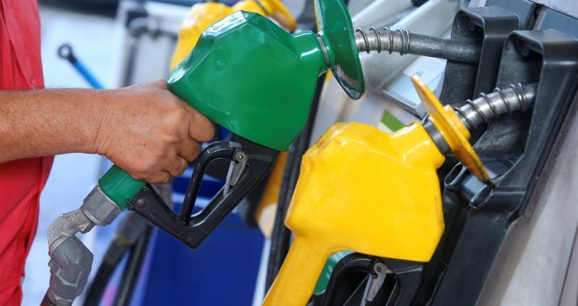autos, cars, asean, auto news, dunia, harga petrol, malaysia, ron 95, harga petrol di dunia – malaysia mahal ke murah?