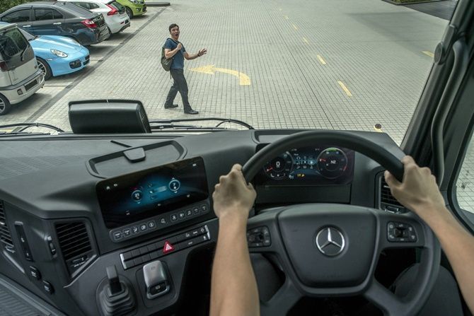 autos, cars, actros, android, auto news, daimler trucks, hap seng trucks distribution, mercedes-benz, android, the award-winning actros is finally here