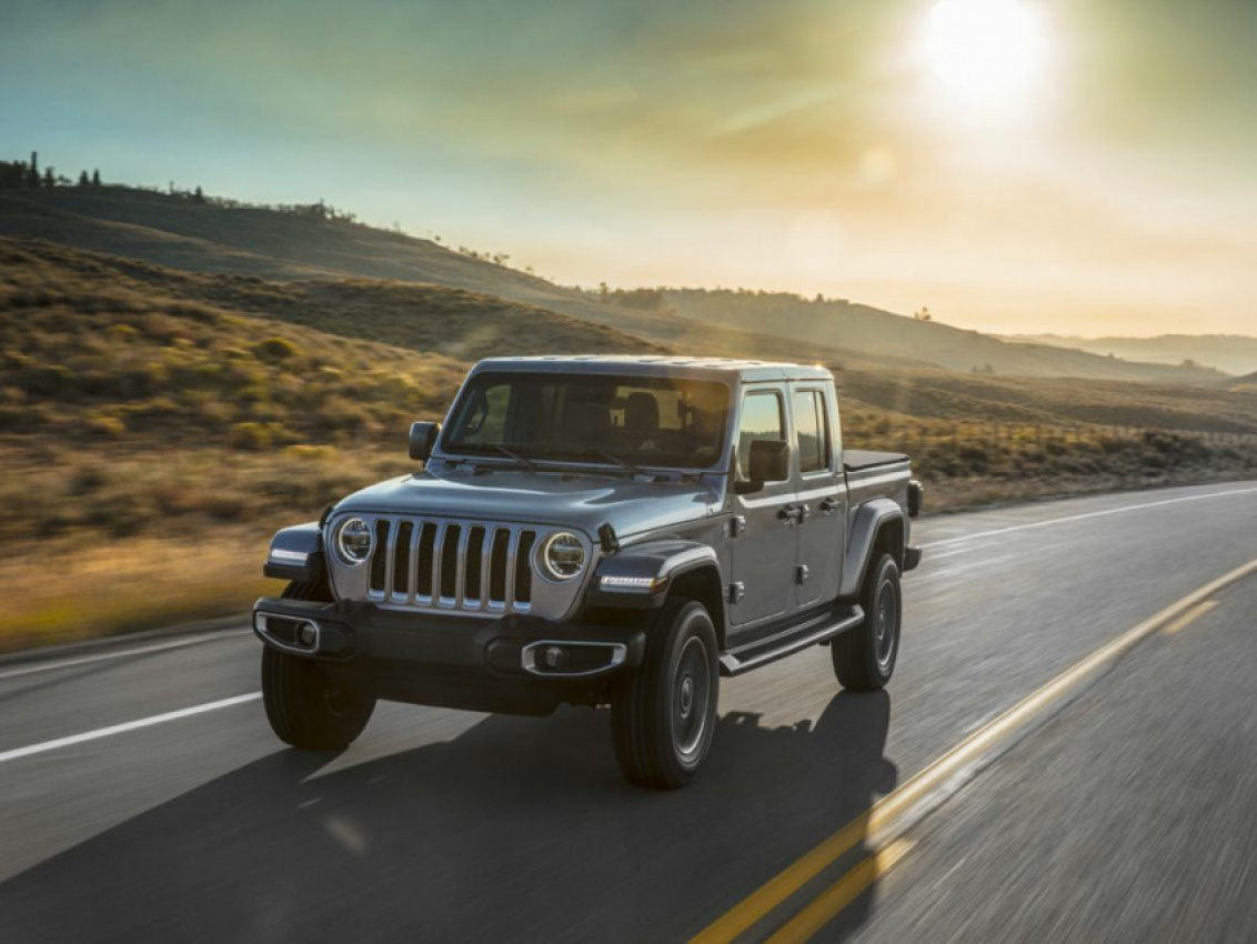 android, autos, cars, jeep, gladiator, jeep gladiator, android, is the 2022 jeep gladiator better than the 2021 gladiator?